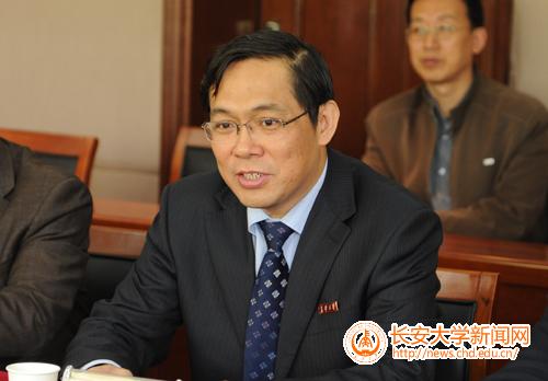 沙愛民校長講話.jpg